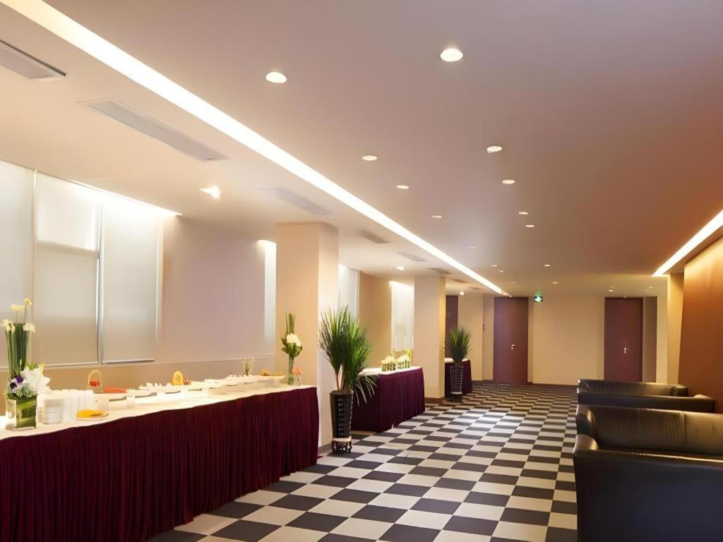Catic Hotel--Adjacent Buliding Csuhaj Kültér fotó
